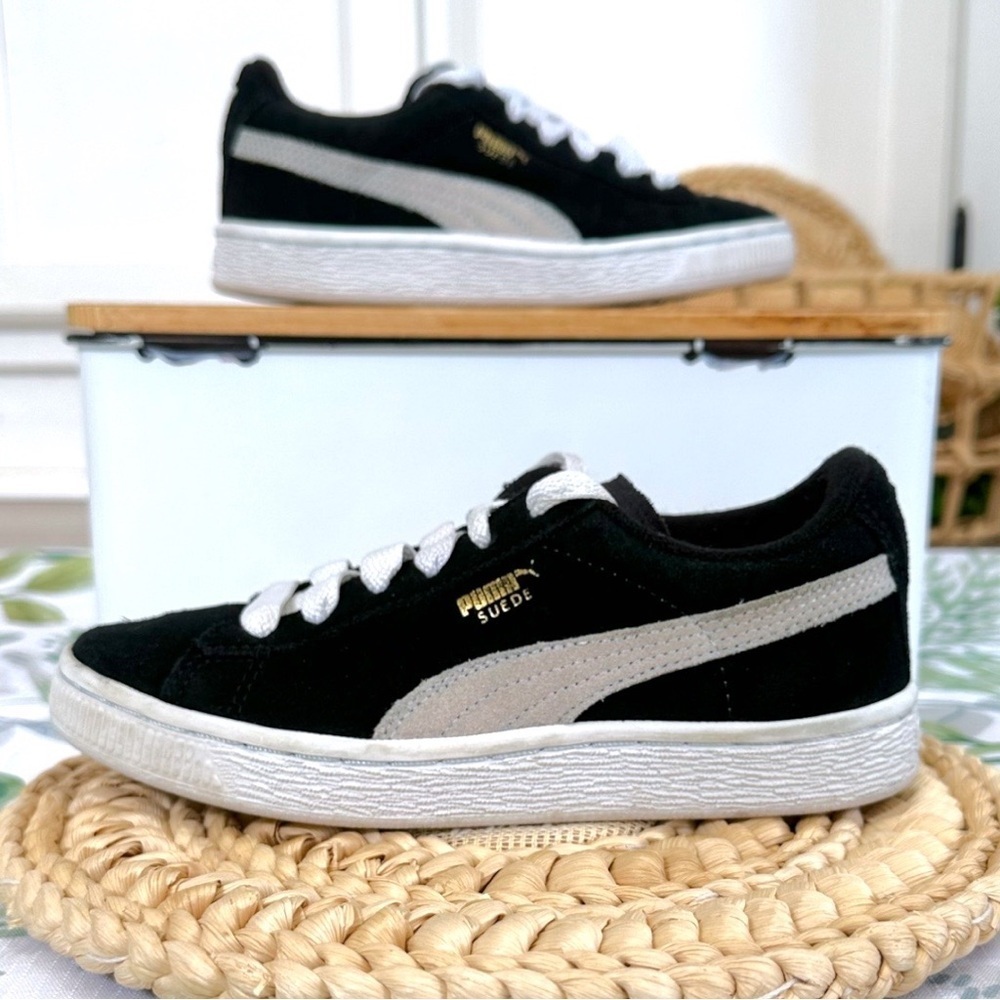 Puma Kids Black and White Suede Sneakers Shoes Size 1